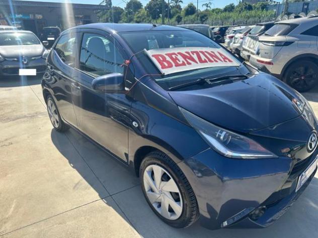 TOYOTA Aygo 1.0 VVT-i 69 CV 5 porte x-play rif. 23825005 - Foto 2
