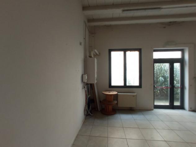 Immobile di 250 m² con 4 locali in affitto a Cavezzo - Foto 6