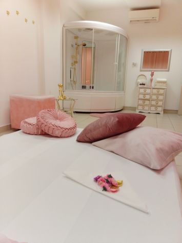 affitto cabina attrezzata con tutti i confort per massaggi in centro benessere - Foto 2