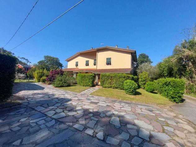 casa indipendente in vendita ad Ameglia in zona Bocca di Magra