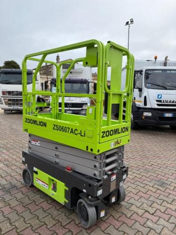 ZOOMLION PIATTAFORME PANTOGRAFO NOLEGGIO rif. 23748655 - Foto 3