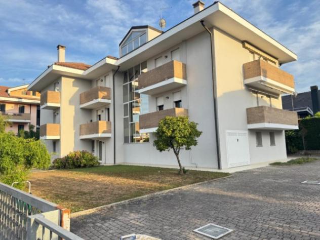 Appartamento di 91 m² con 4 locali e box auto in vendita a Albignasego