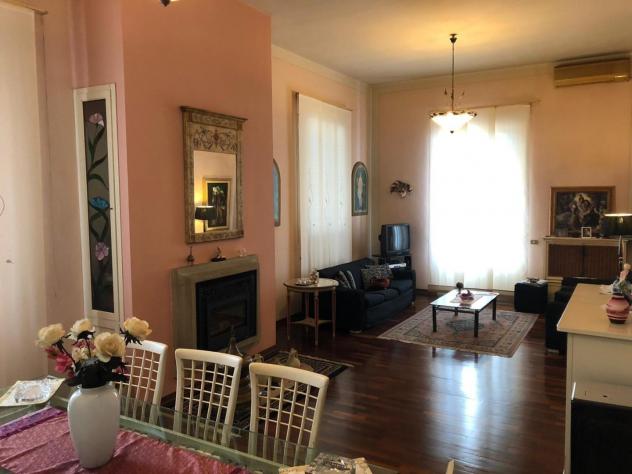 Villa in vendita a Cascina 450 mq Rif: 1054547