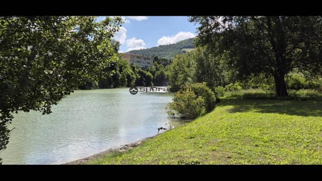 Fossombrone in zona centralissima, riservata e tranquilla proponiamo in vendita casa indipendente cielo-terra con ampia corte esclusiva, una vera oas - Foto 3