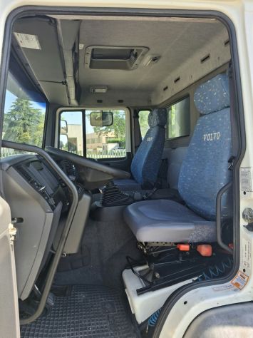 VOLVO FL 6 180 CENTINATO ANNO 2001 - Foto 6
