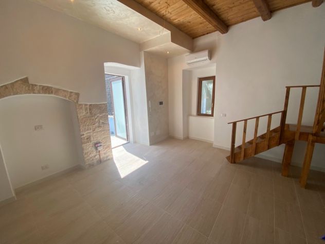 2 VANI RISTRUTTURATO CENTRO STORICO