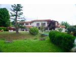 VILLA A SCHIERA di 19 vani e di 750 mq (PIETRASANTA) rif. 522