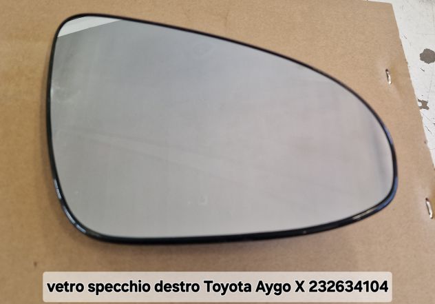 vetro specchio destro Toyota Aygo X 232634104