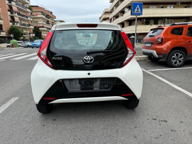 Toyota Aygo Connect 1.0 VVT-i 72 CV 5 porte x-play LED NAVI KAMERA PDC CERCHI 16 - Foto 4