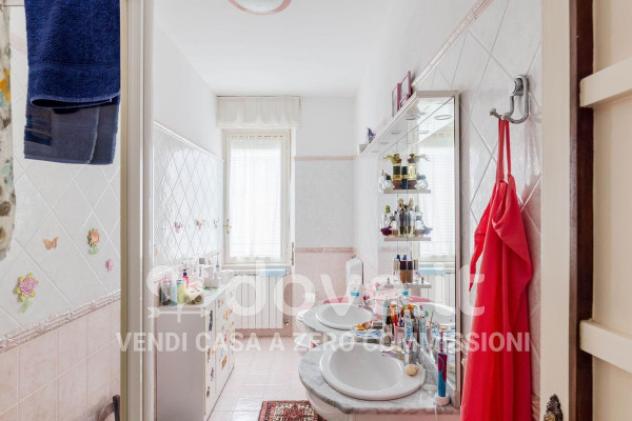 Villa di 350 m² con più di 5 locali e box auto in vendita a Cocquio-Trevisago - Foto 16