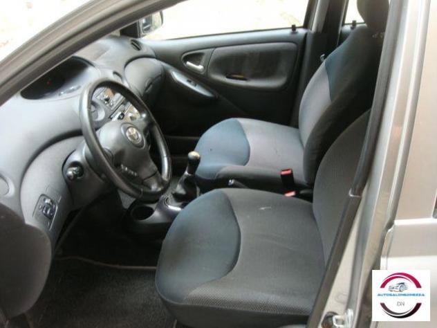 TOYOTA - Yaris - 16V 5 porte Sol - Foto 10