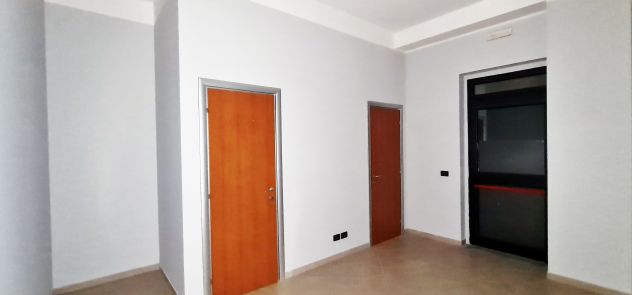 IMPORTANTE USO INVESTIMENTO, VENDESI LOCALE VIA G. BRUNO - VENOSA - Foto 5