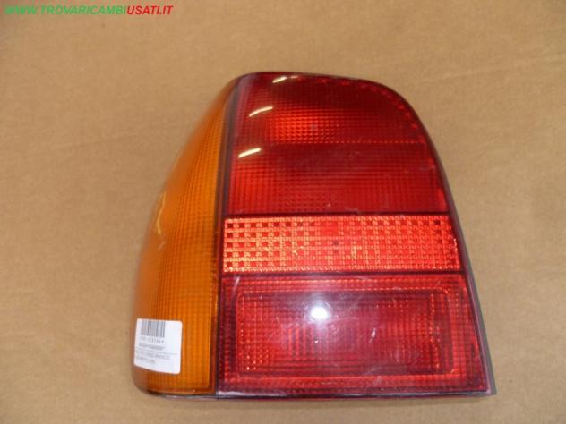 FANALE POST.S. ROSSO ARANCIO VOLKSWAGEN POLO (6N)  Parti elettriche  Fanaleria  Fanali  Fanale post. sx. VOLKSWAGEN - POLO - 01-09-1994 - 01-09-2001