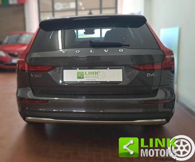VOLVO V60 Cross Country 2.0 B4 D 211H 195 MHEV HYBRID PLUS AWD AUTOMATICA rif. 24055716 - Foto 6
