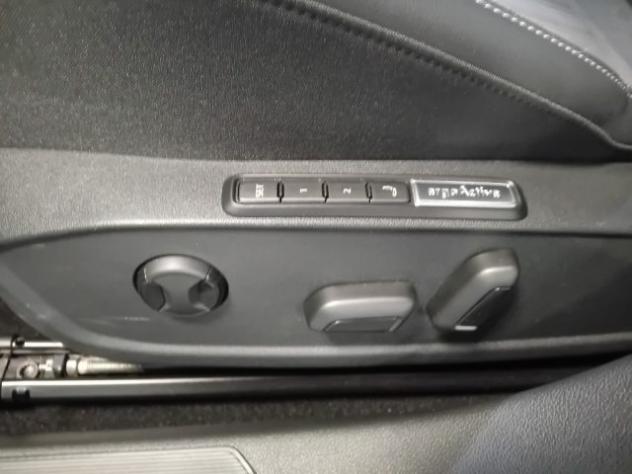 VOLKSWAGEN Golf 2.0 TDI 150 CV DSG SCR Style rif. 23790819 - Foto 7