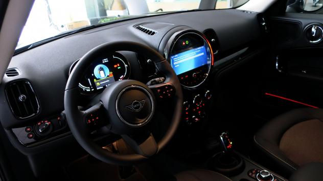 Mini Cooper D Countryman 2.0 150CV AUTOMATICA CLASSIC ENIGMA BLACK - FULL LED CARPLAY FULL DISPLAY CLIMA BZ SENSOR CERCHI R18 - Foto 3
