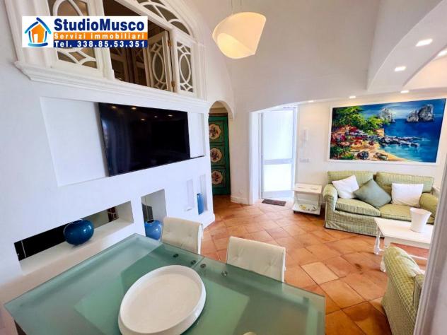 StudioMusco vende a Capri, in via Camerelle, la più prestigiosa strada dello shopping, introvabile appartamento con terrazzo a livello e vista panoram - Foto 16