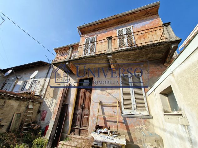 CASA INDIPENDENTE DA RISTRUTTURARE CON CORTILE IN CENTRO - Foto 3