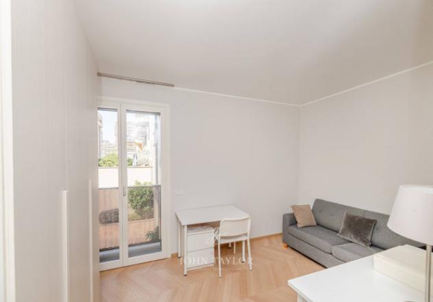 Appartamento di 90 m² con 5 locali e box auto in affitto a Milano - Foto 4