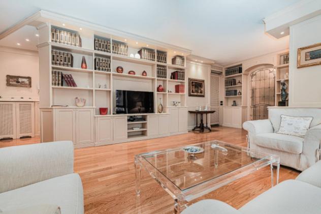 Appartamento di 200 m² con 5 locali e box auto in vendita a Milano