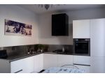 Cucina modulnova bianca con top in acciao 230x310