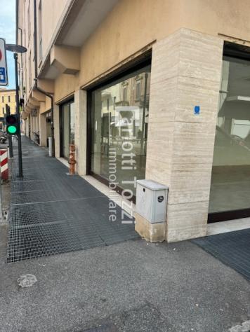 FONDO COMMERCIALE di 1 vani e di 150 mq (GROSSETO) rif. 03730 - Foto 9