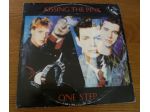 Kissing the pink - one step 45 giri maxi single