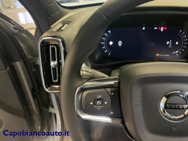 VOLVO XC40 B3 automatico Plus Dark KM0 rif. 23211336 - Foto 9
