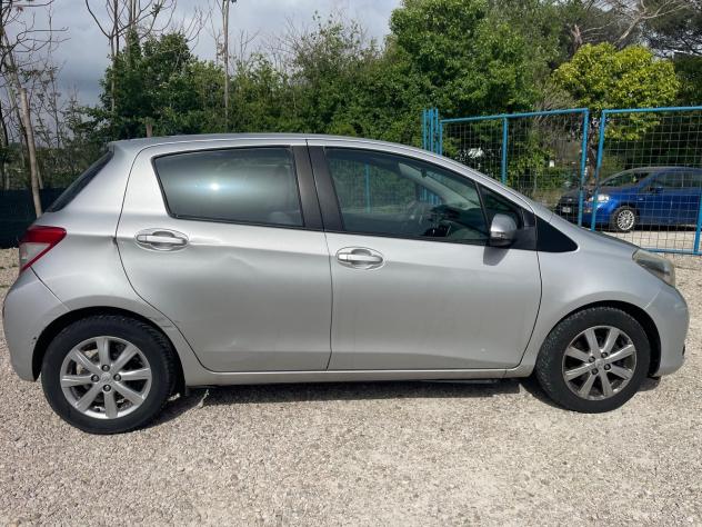 Toyota Yaris 1.4 D-4D 5 porte Lounge - Foto 5
