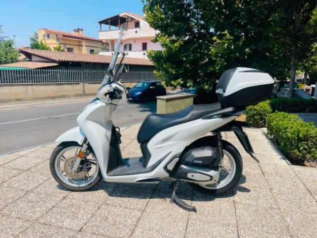 HONDA SH 150 TUTTO INCLUSO ANCHE PASSAGGIO! MINI RATE rif. 24052060 - Foto 2