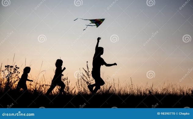 ANIMATRICE BAMBINI A LIGNANO SABBIADORO AGOSTO SETTEMBRE