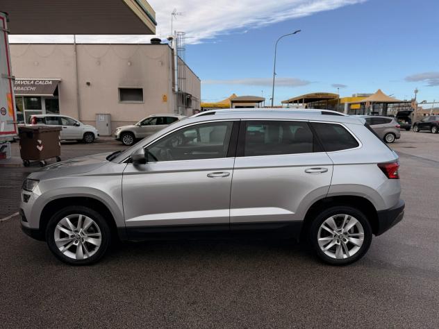 Skoda Karoq 2.0 TDI EVO SCR 115 CV DSG Executive - Foto 4