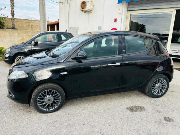 Lancia Ypsilon 1.2 69 CV 5 porte S&S Gold - Foto 4