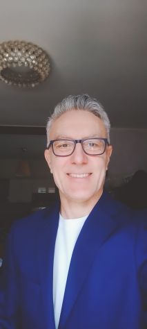 Cerco lavoro part time mattina presto di consegne con furgone.
