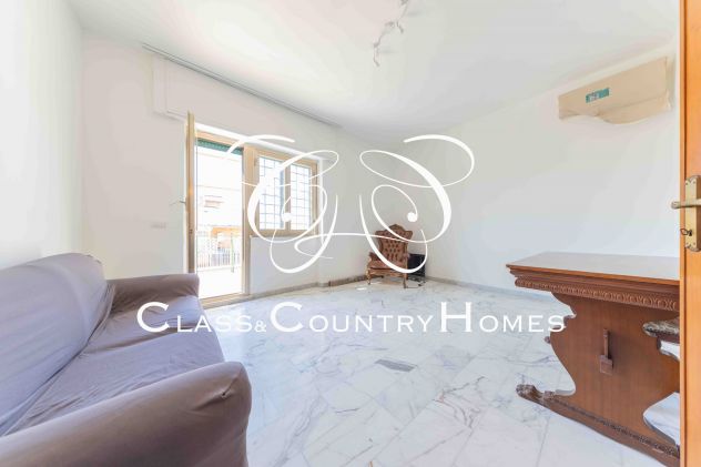 Villa Gordiani, Attico Rinnovato con Grande Terrazzo