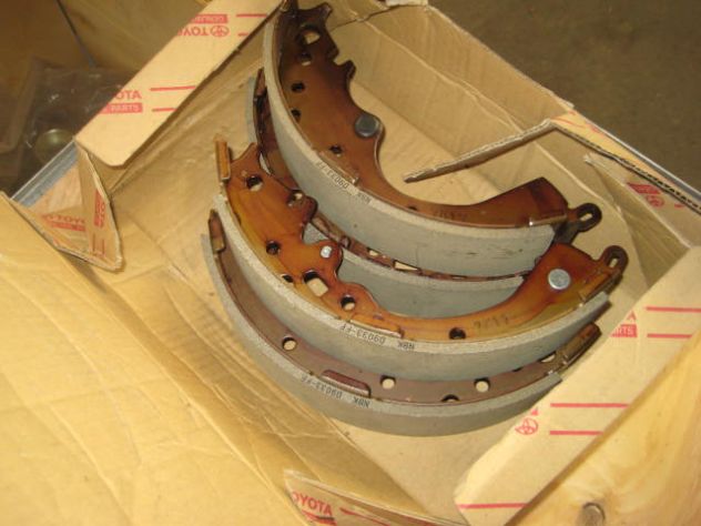 PATTINI FRENO POSTERIORE TOYOTA HIACE KDH220 TRH213 04495-26240