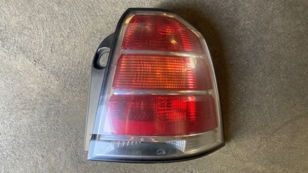 Fanali posteriori Opel Zafira B del 2007 - Foto 3
