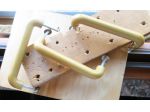 N° 3 VECCHIE MANIGLIE IN BACHELITE PER MOBILI COMPLETE DI VITI -
