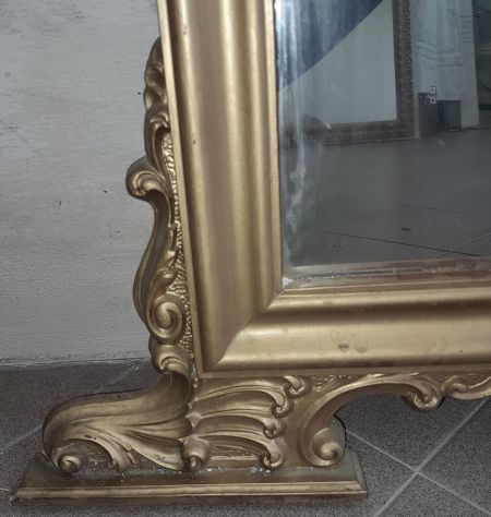 Specchio Antico Dorato con cornice in legno dorata e scolpita alcuni fregi - Foto 5