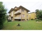 Villa di 360 m² con più di 5 locali e box auto doppio in vendita a Padova