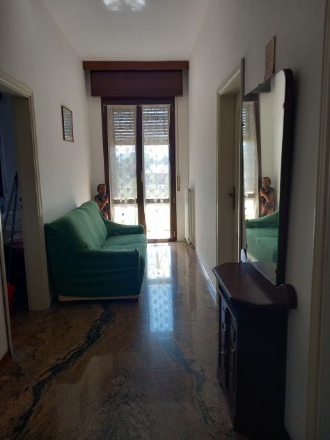 camera per ragazza in appartamento condiviso - Foto 4