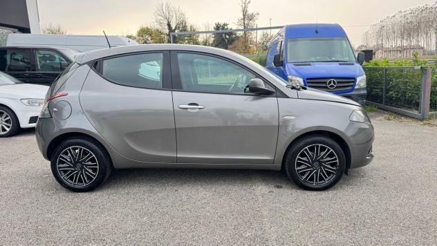 Lancia Ypsilon 1.0 FireFly 5 porte S&S Hybrid Gold - Foto 3