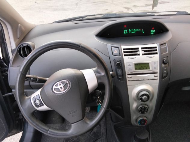 toyota yaris 1.0 automatica - Foto 3