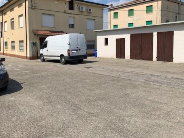 Casa indipendente di 100 m² con più di 5 locali e box auto in vendita a Cavezzo - Foto 3
