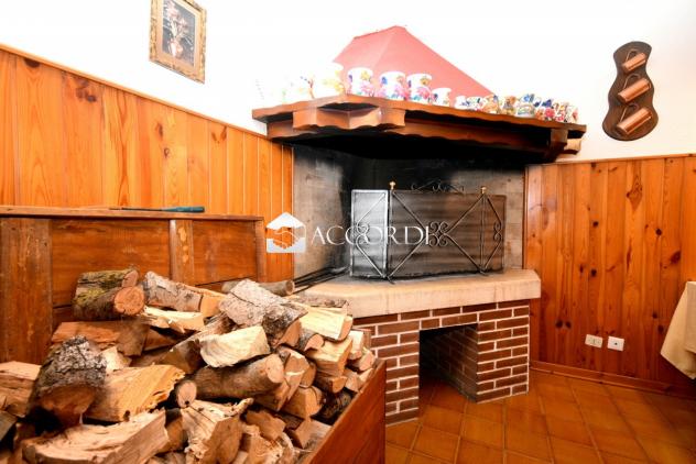 CASA INDIPENDENTE di 4 vani e di 380 mq (GODEGA DI SANT'URBANO) rif. GA8 - Foto 9