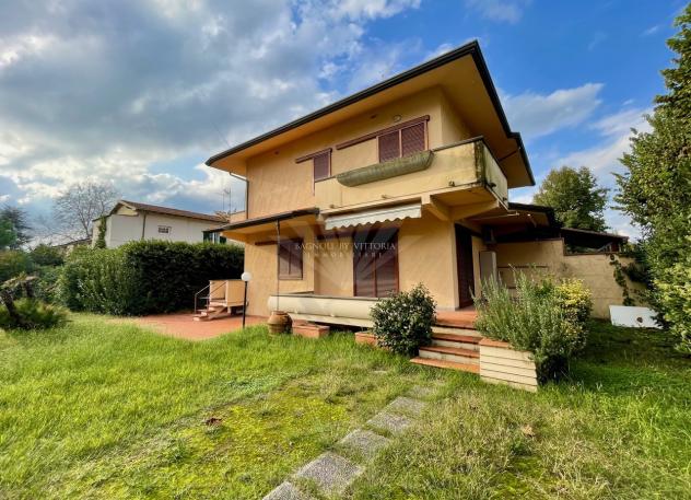 BIFAMILIARE di 8 vani e di 150 mq (PIETRASANTA) rif. 038 - Foto 3