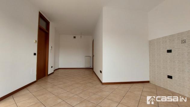 In zona centrale proponiamo in vendita esclusiva luminoso appartamento di due locali con balcone, sovrastante ampio sottotetto, cantina e box.
L'immob - Foto 8