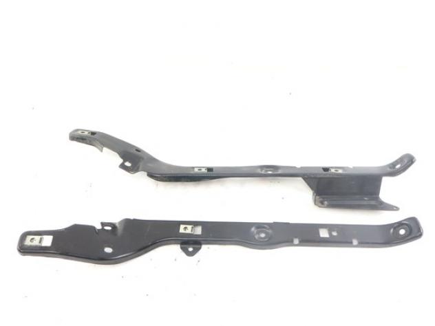 PIAGGIO MP3 300 TOURING LT 1B0063505 6536685 SUPPORTI PEDANE 09 - 13 FOOTBOARD BRACKETS