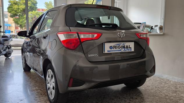 Toyota Yaris 1.0 5 porte Lounge - Foto 8