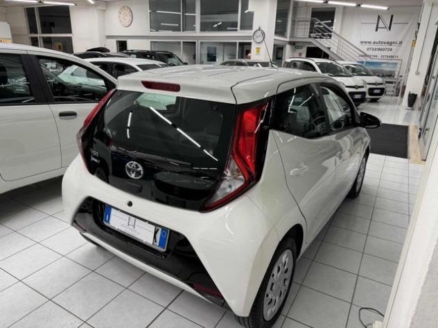 TOYOTA Aygo Connect 1.0 VVT-i 72CV 5 porte x-cool rif. 23829831 - Foto 4
